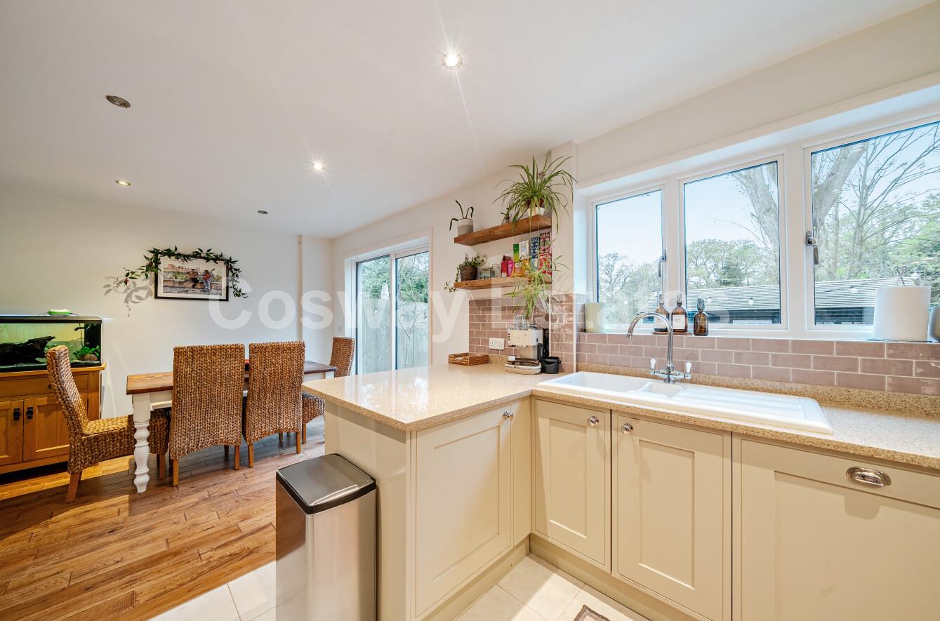 Woodcote Avenue, Mill Hill, NW7, London